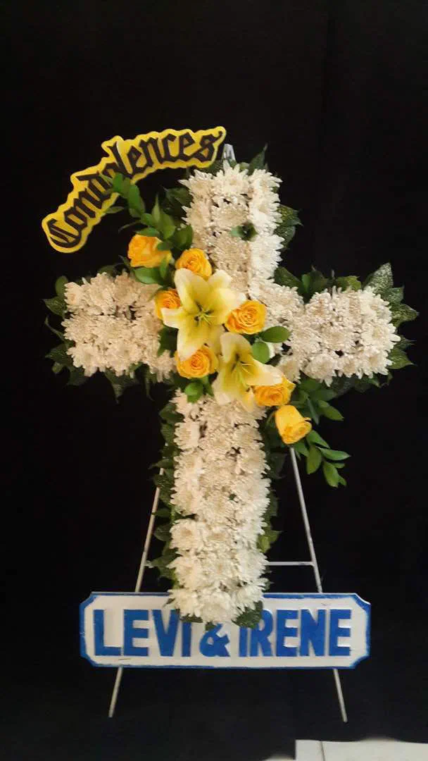 Rangkaian bunga salib Amarin Florist